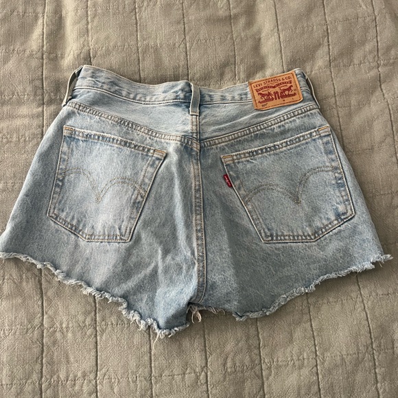 Levi’s Shorts 501 - Picture 1 of 2